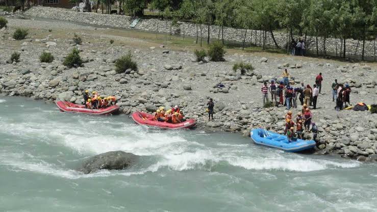 Rafting at Sonmarg